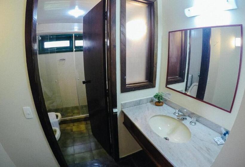 جناح, Plaza Inn Week Inn