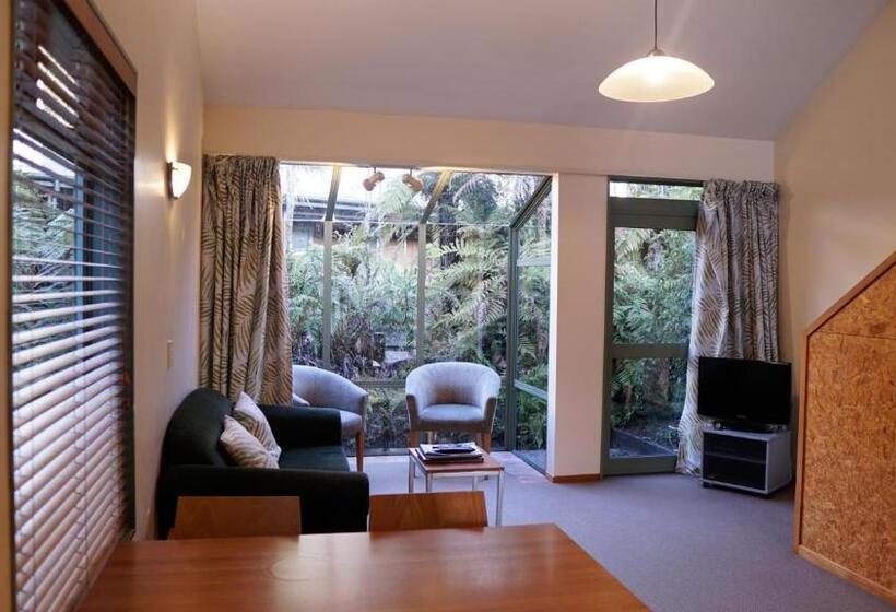 带2个卧室的公寓, Punga Grove