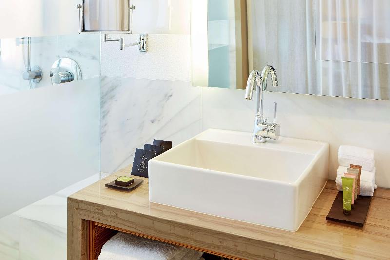 管理人员工作室, Punga Grove