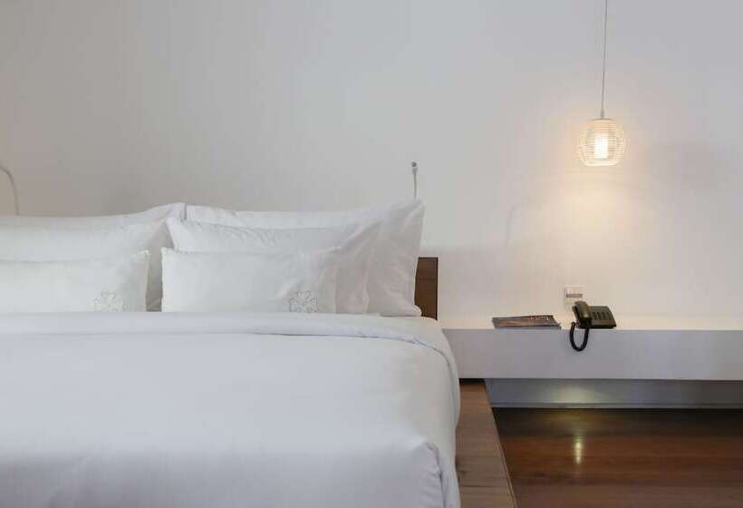 غرفة ديلوكس, Putahracsa Hua Hin