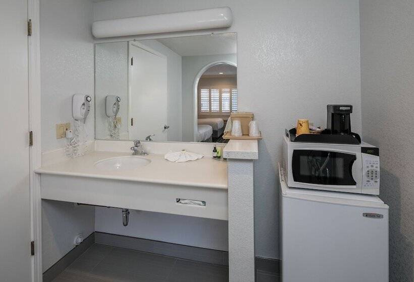 חדר סטנדרט שתי מיטות זוגיות, Redwood Creek Inn