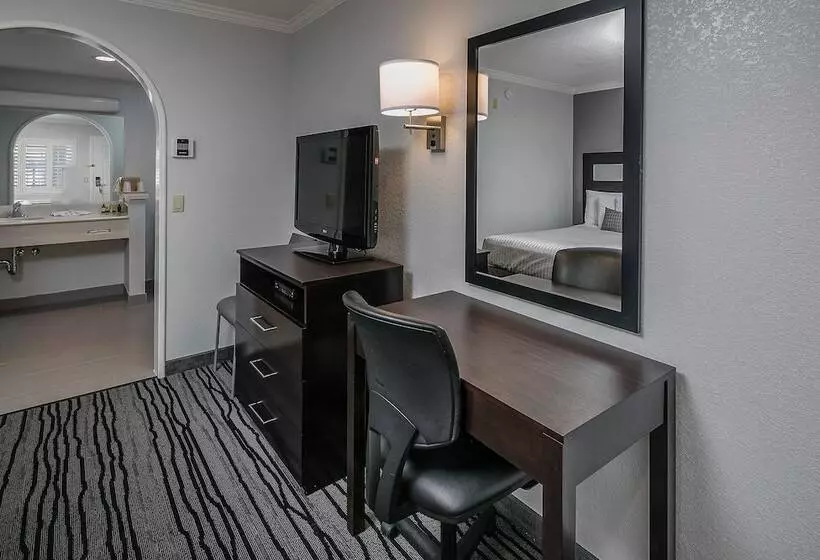 اتاق استاندارد, Redwood Creek Inn