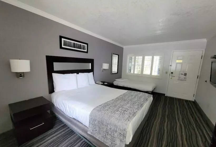 اتاق استاندارد, Redwood Creek Inn
