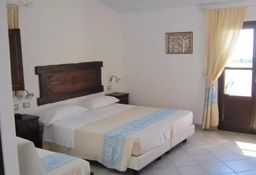اتاق استاندارد چهار تخته, Resort Nuraghe Arvu