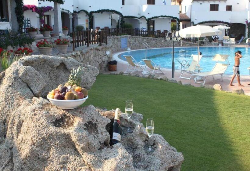 اتاق راحتی سه تخته, Resort Nuraghe Arvu