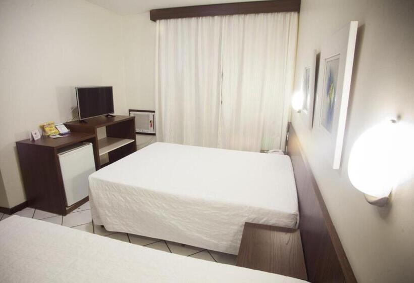 スタンダード４人部屋, Ryan