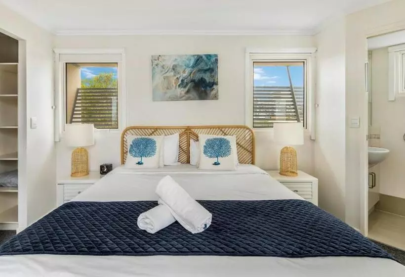 1 Bedroom Penthouse Apartment, Ultiqa Shearwater Resort