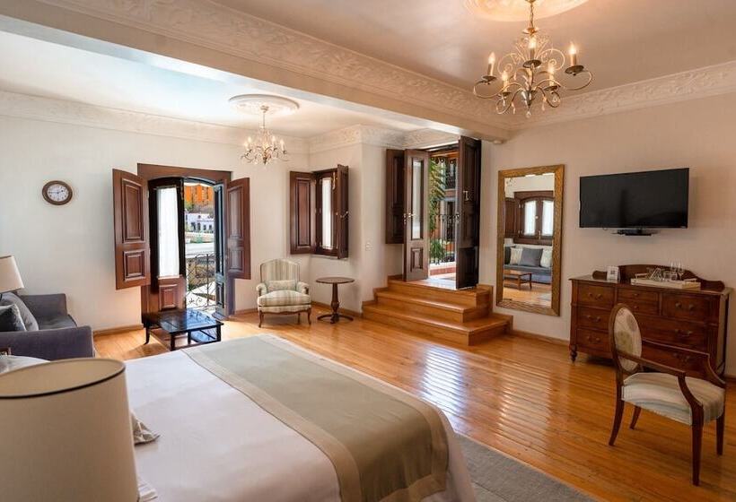 سوییت جونیور, Villa Maria Cristina