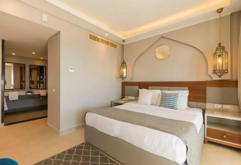 سوئیت اجرایی با چشمانداز دریا, Sunrise Diamond Beach Resort Grand Select