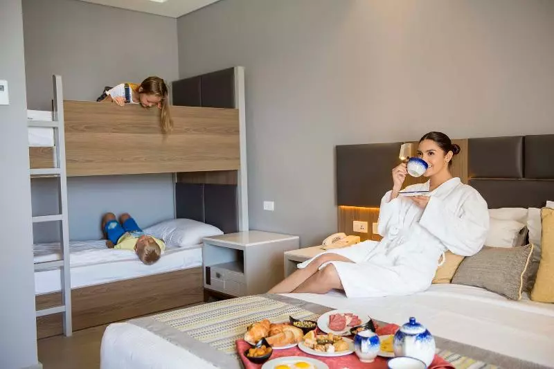 اتاق خانوادگی با تختخواب سفری, Sunrise Diamond Beach Resort Grand Select