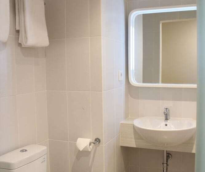 חדר סטנדרט, Zest Parang Raja Solo By Swiss Belhotel International