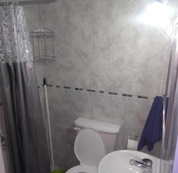 اتاق استاندارد با چشمانداز دریاچه, Temiscira Hostel