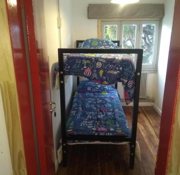 اتاق استاندارد با سرویس بهداشتی مشترک, Temiscira Hostel