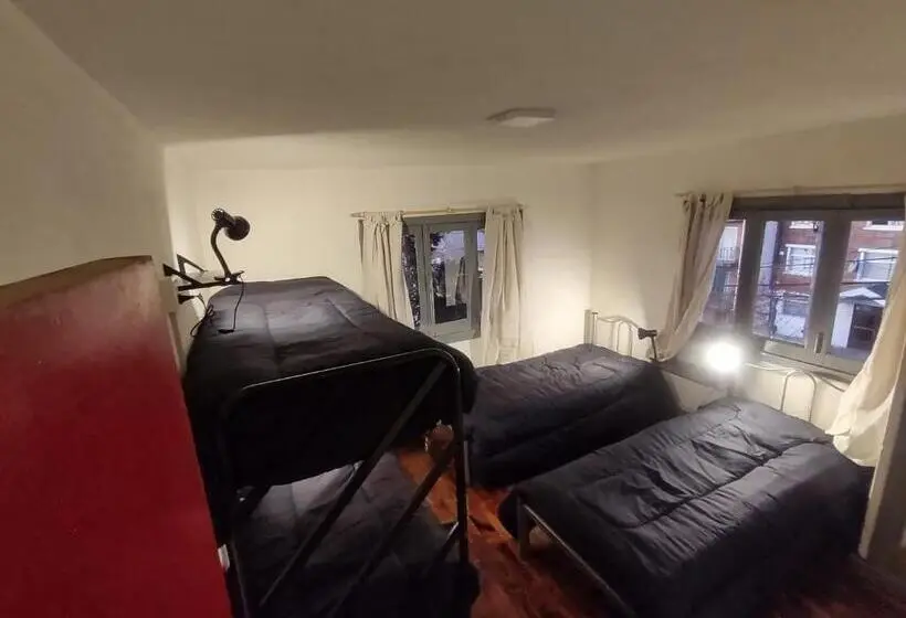 ルームシェアのワンベッド, Temiscira Hostel