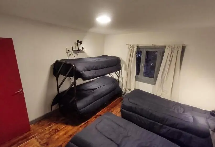 ルームシェアのワンベッド, Temiscira Hostel