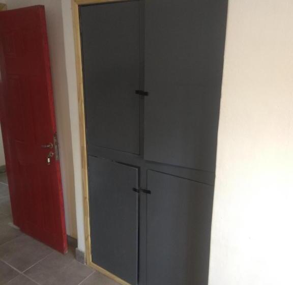 اتاق استاندارد چهار تخته, Temiscira Hostel