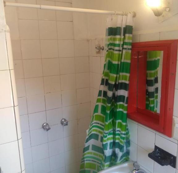 اتاق استاندارد چهار تخته, Temiscira Hostel