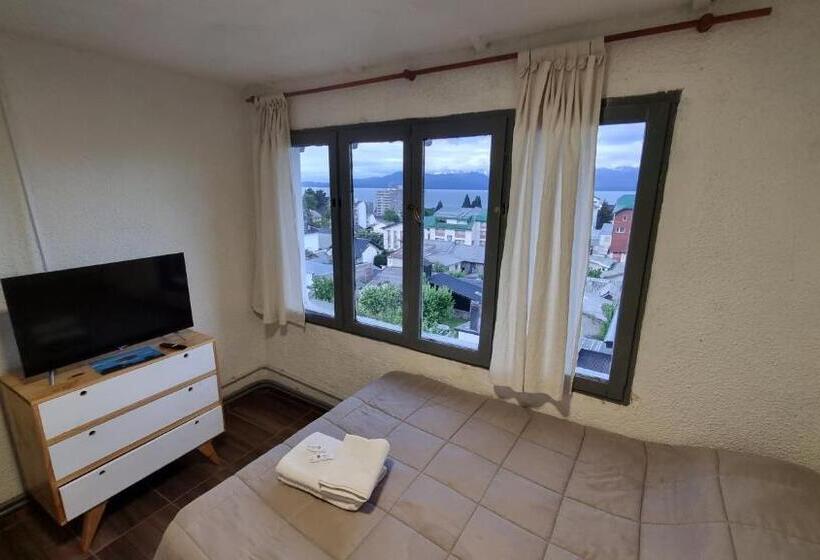 اتاق استاندارد سه نفره, Temiscira Hostel