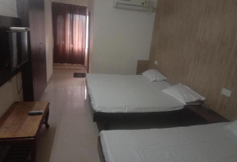 غرفة قياسية ثلاثية, Jogi Guest House For Families,friends Guest Facilities Fully Furnished Ac Rooms, Wifi, Lcdtvcable, A