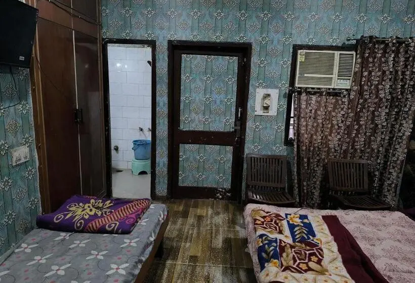 スタンダードトリプルルーム, Jogi Guest House For Families,friends Guest Facilities Fully Furnished Ac Rooms, Wifi, Lcdtvcable, A