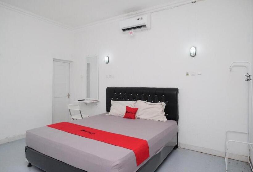 Номер Deluxe, Reddoorz Syariah At Griya Merbotan Demak