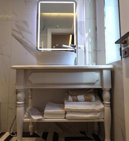 اتاق لوکس, Villa Domenico Korce