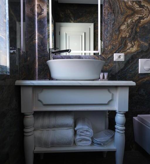 اتاق لوکس سه تخته, Villa Domenico Korce