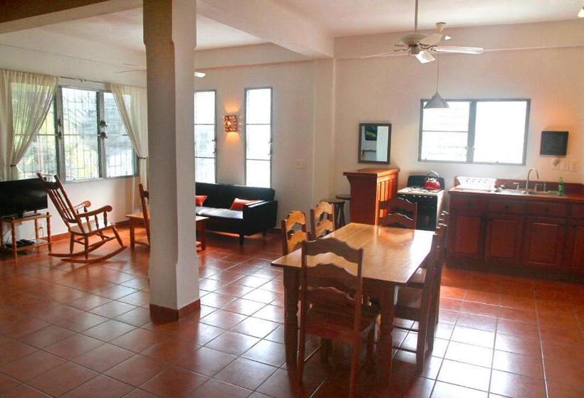 Люкс Вид на Море, Bluebelize B&b