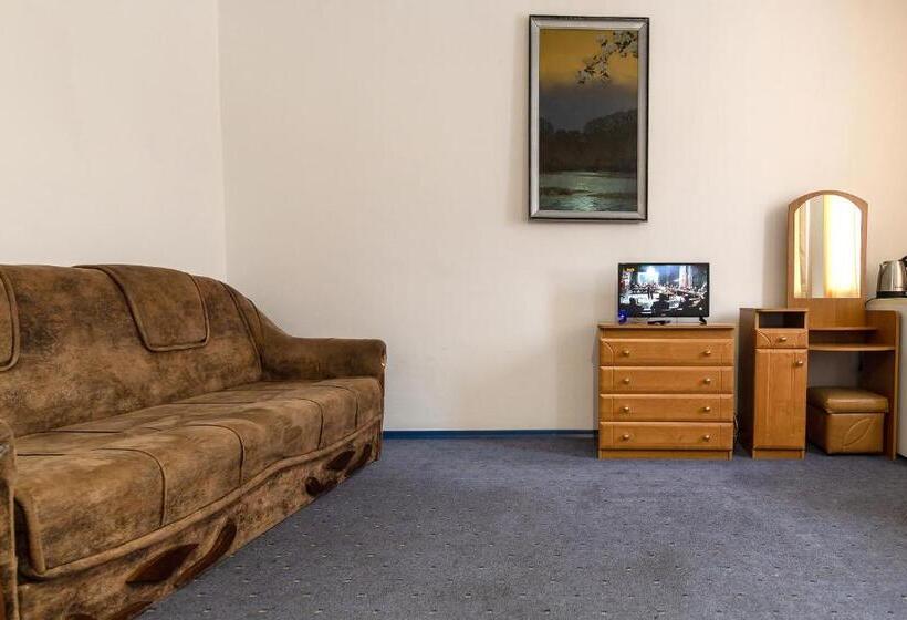 اتاق سوپریور سه تخته, алексік