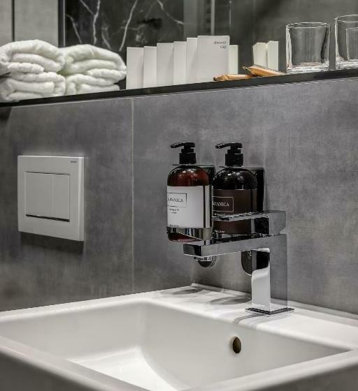 マウンテンビューデラックスルーム, Maralák