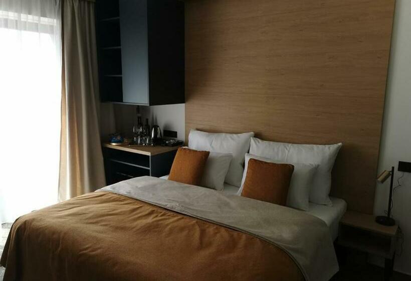 ガーデンビュースイート, Maralák