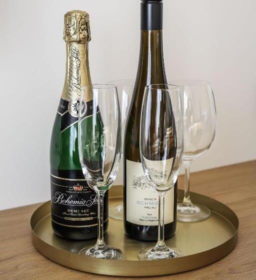 スタンダードルーム, Maralák