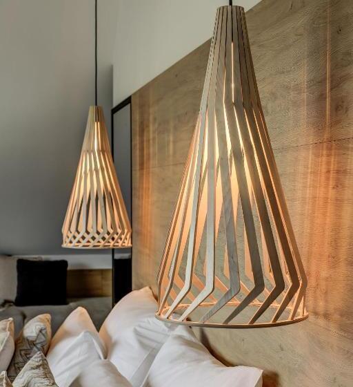 マウンテンビュースタンダードルーム, Maralák