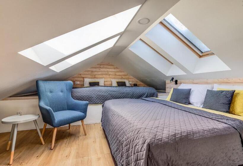 キングサイズベッドのスイートルーム, Maralák