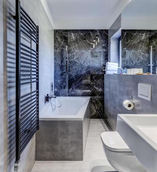 マウンテンビュースイート, Maralák