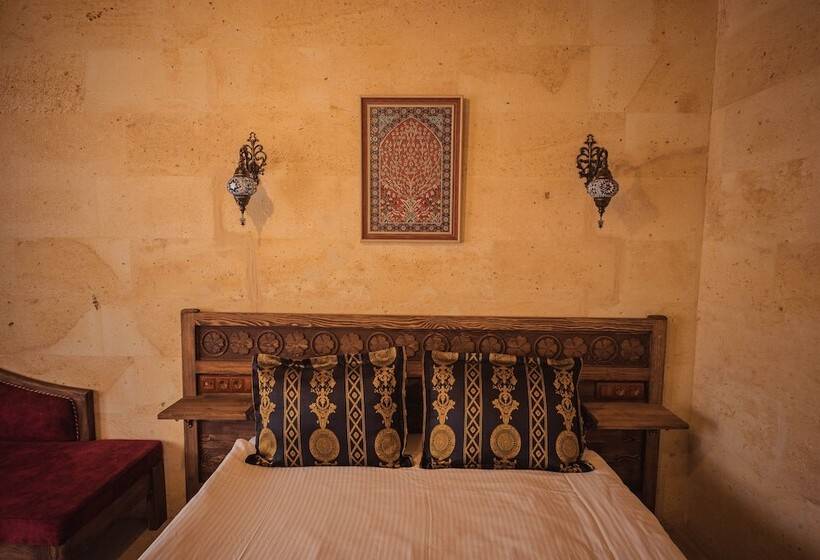 디럭스 룸, Olivia Cave