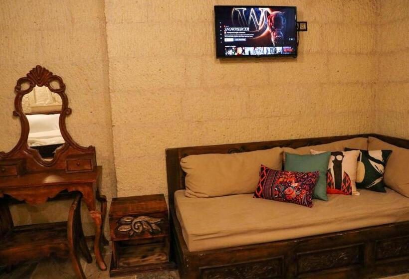 4인용 스탠다드 룸, Olivia Cave