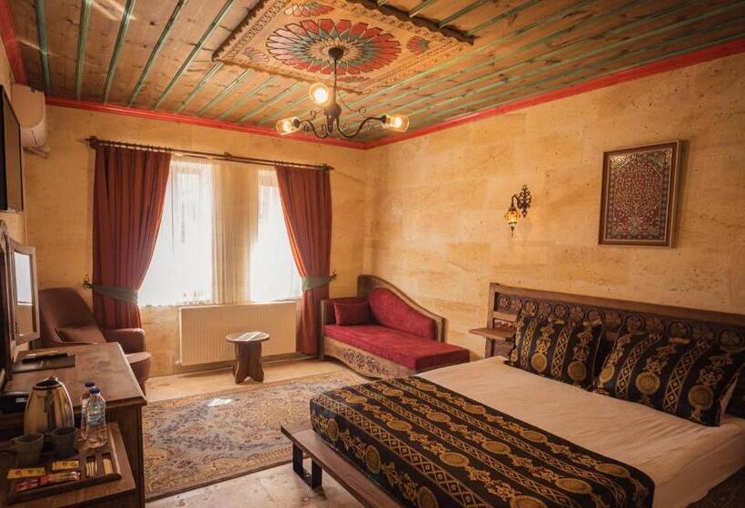 高级大房间, Olivia Cave