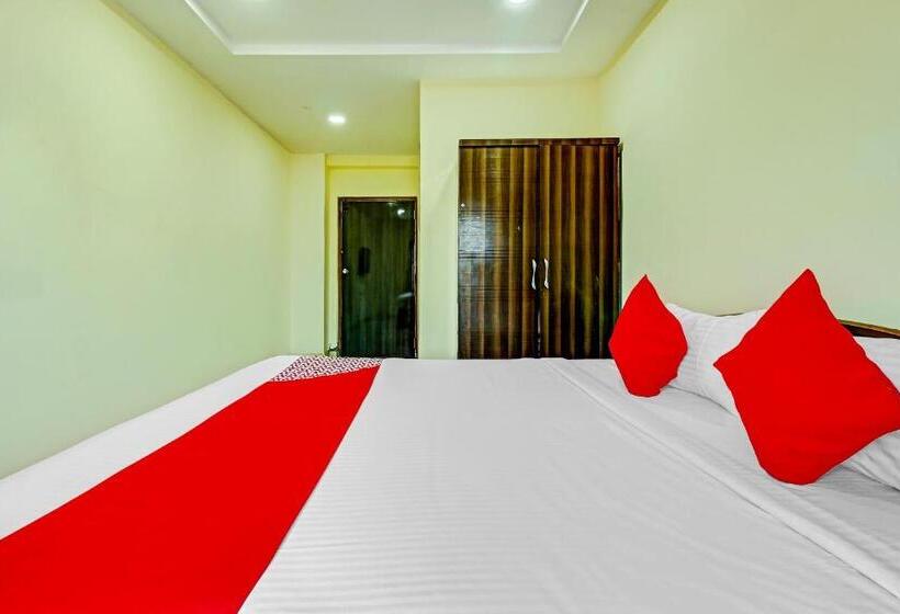 标准间, O Adhin Residency