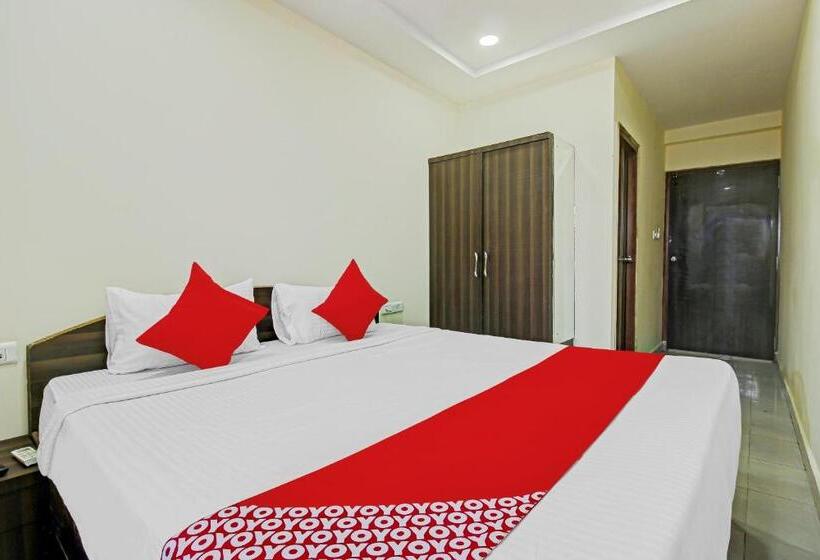 标准间, O Adhin Residency