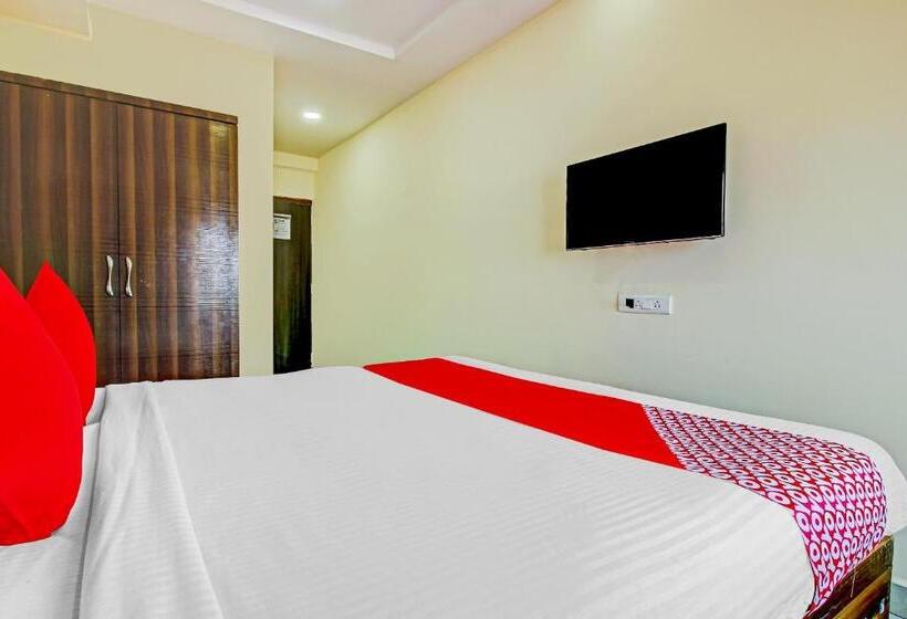 标准间, O Adhin Residency