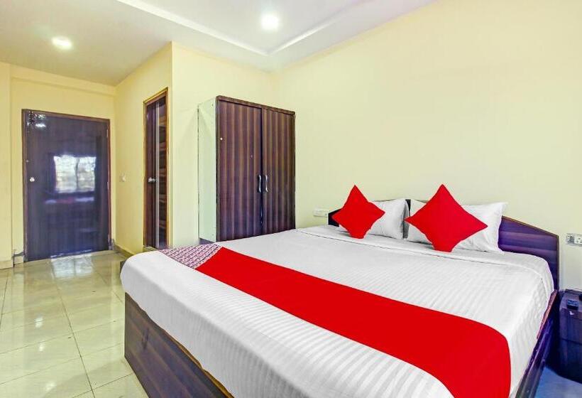 标准间, O Adhin Residency