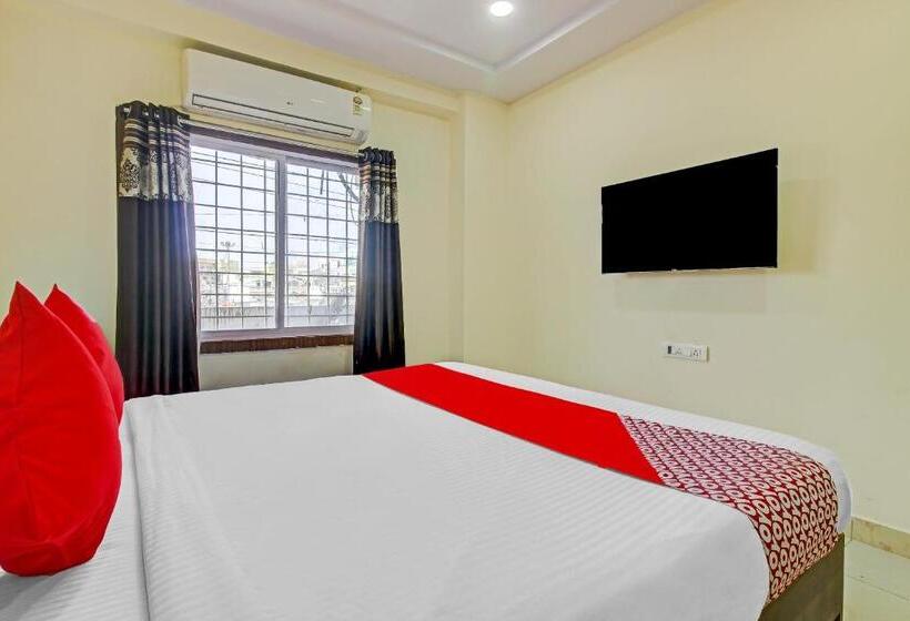 标准间, O Adhin Residency