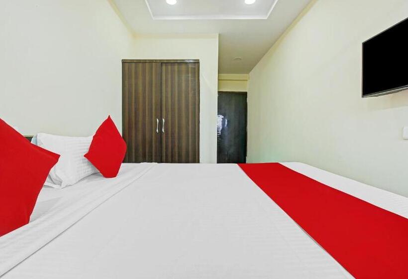 标准间, O Adhin Residency