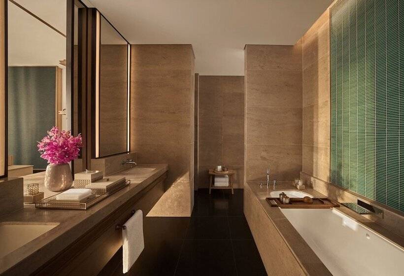 سوئیت برای معلولان, Regent Phu Quoc