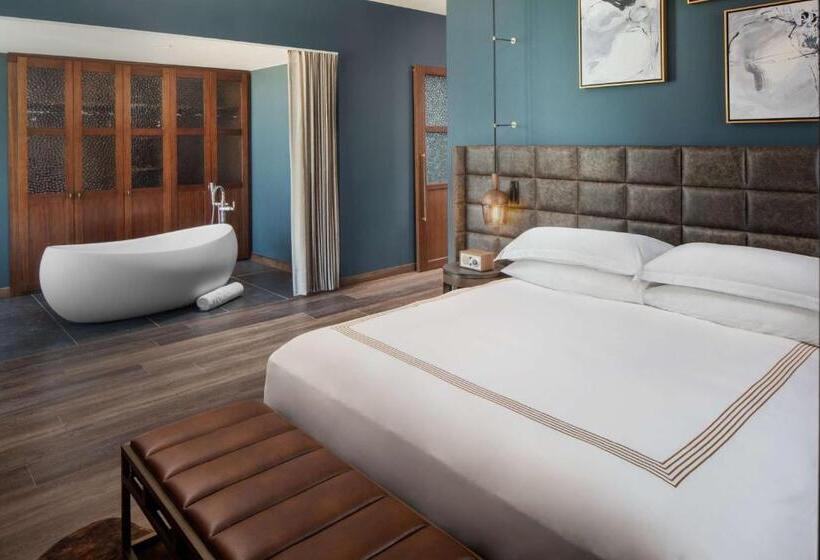 سوئیت با تخت بزرگ, Thompson San Antonio Riverwalk, By Hyatt