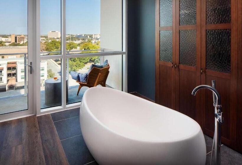 سوئیت با تخت بزرگ, Thompson San Antonio Riverwalk, By Hyatt