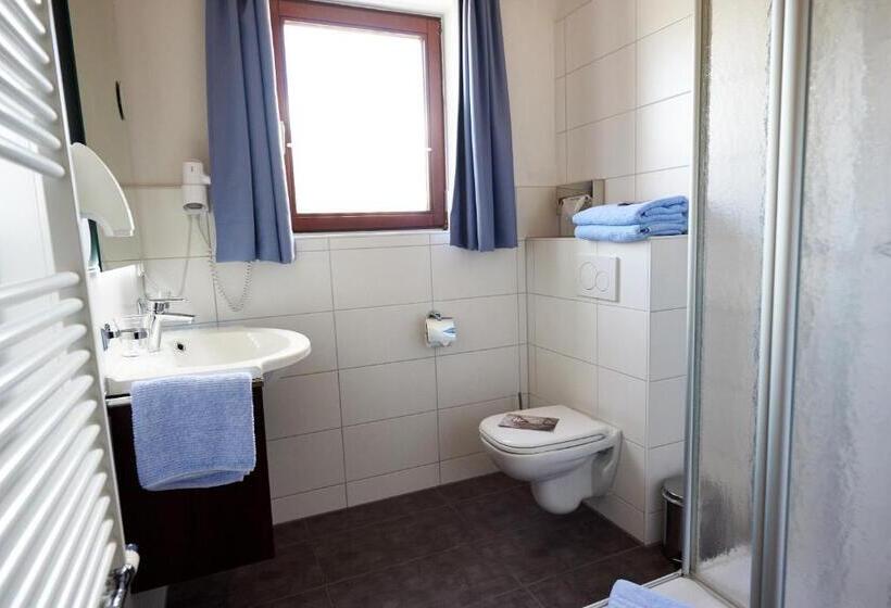 חדר סטנדרט, Room And Kitchen Im Katerberg