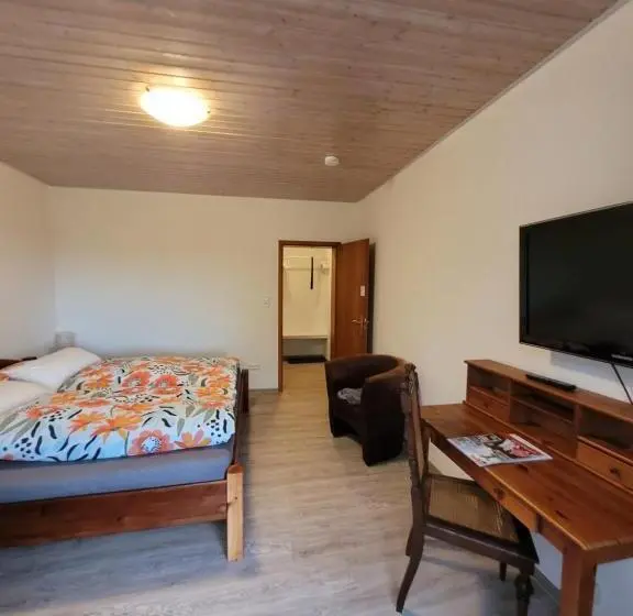 バルコニー付きスタンダードルーム, Room And Kitchen Im Katerberg