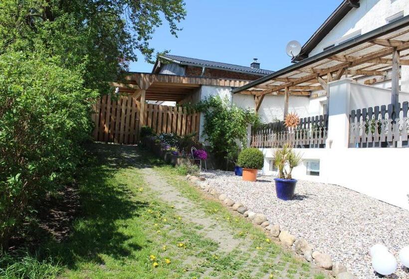 חדר סטנדרט עם מרפסת, Room And Kitchen Im Katerberg